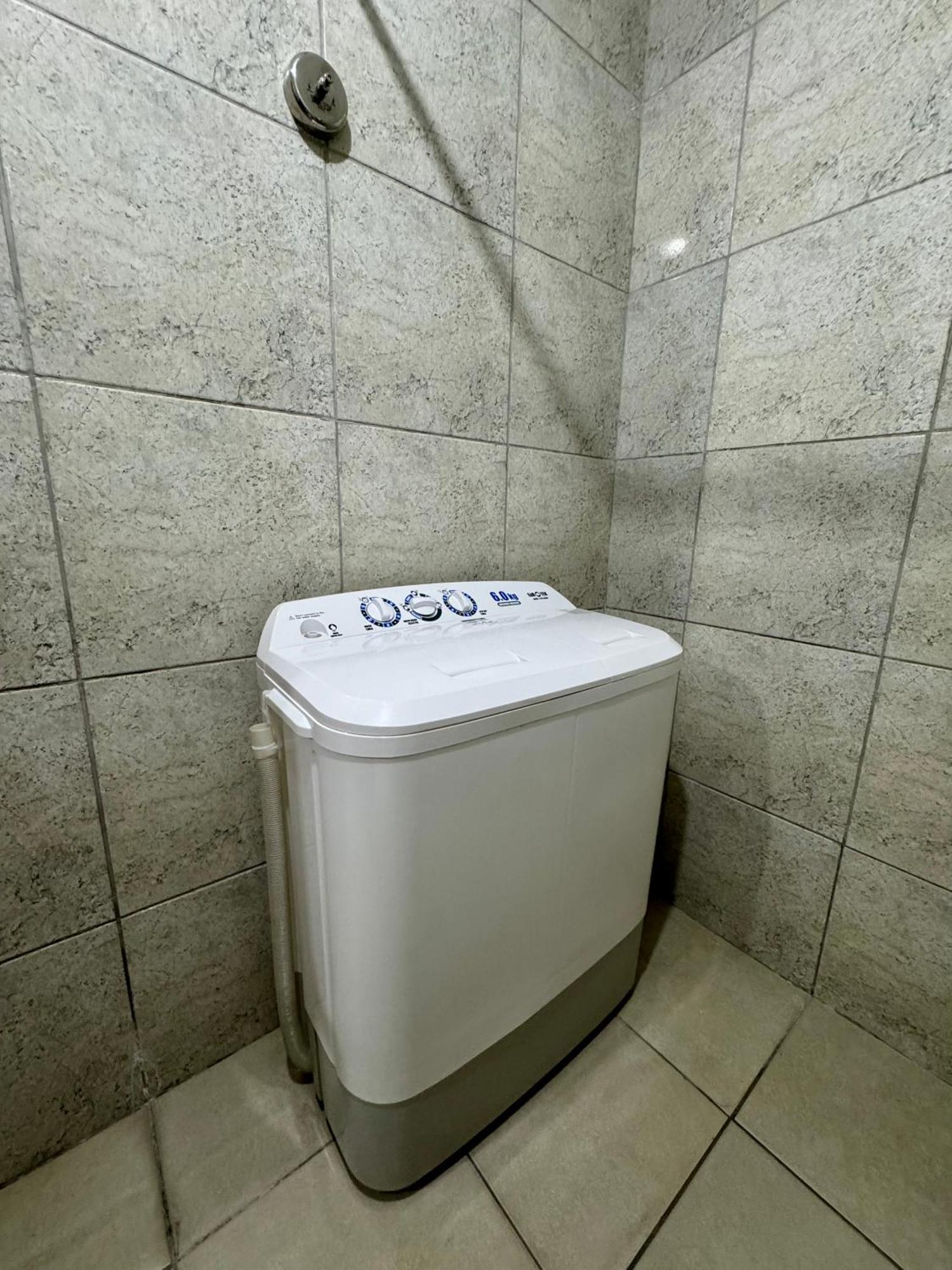 Ama Tower Residences, 8Th Flr, Near Dmw And Sm Megamall Mandaluyong Eksteriør billede